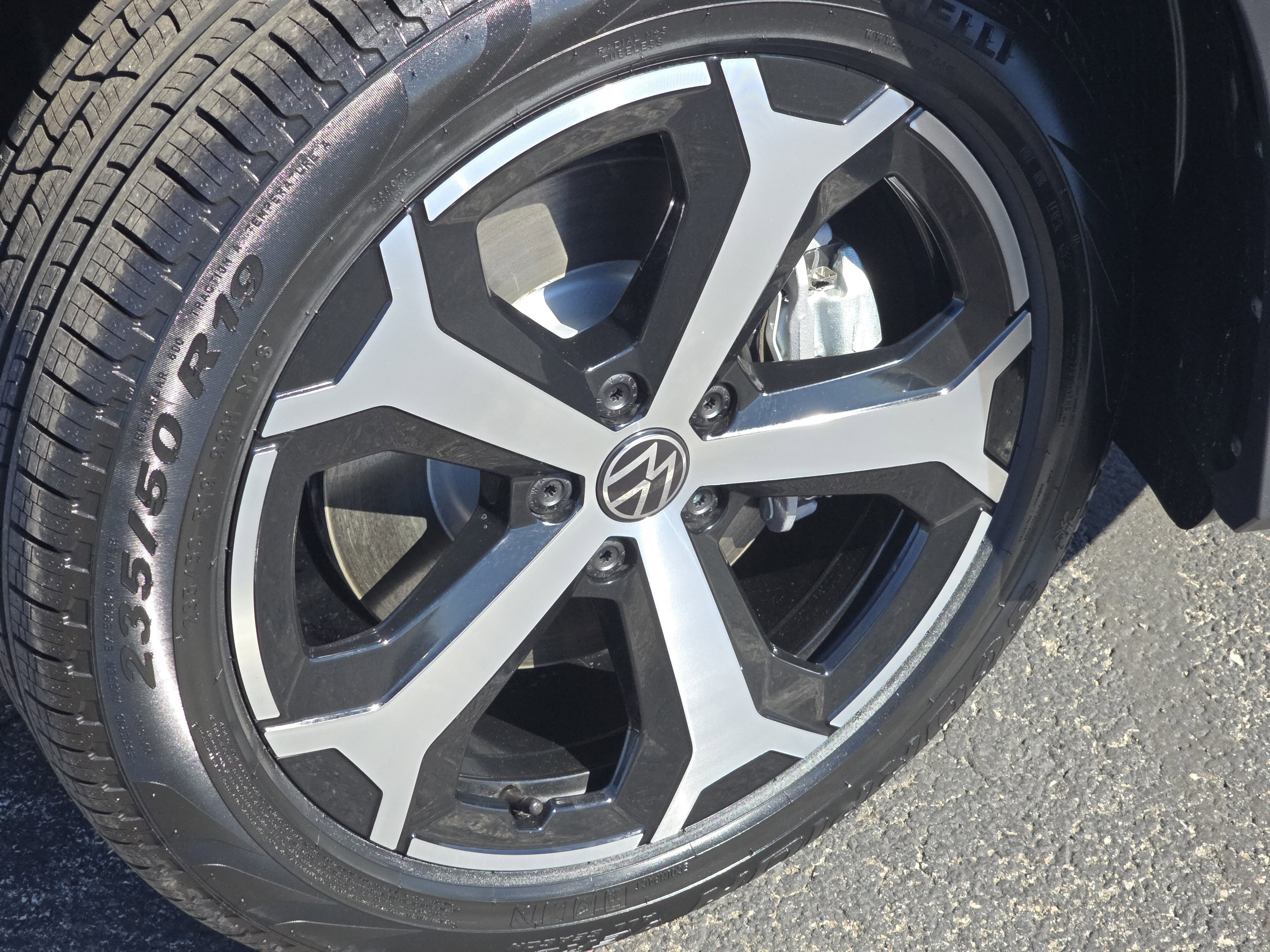 New 2026 Platinum Gray Metallic Volkswagen SE image 13