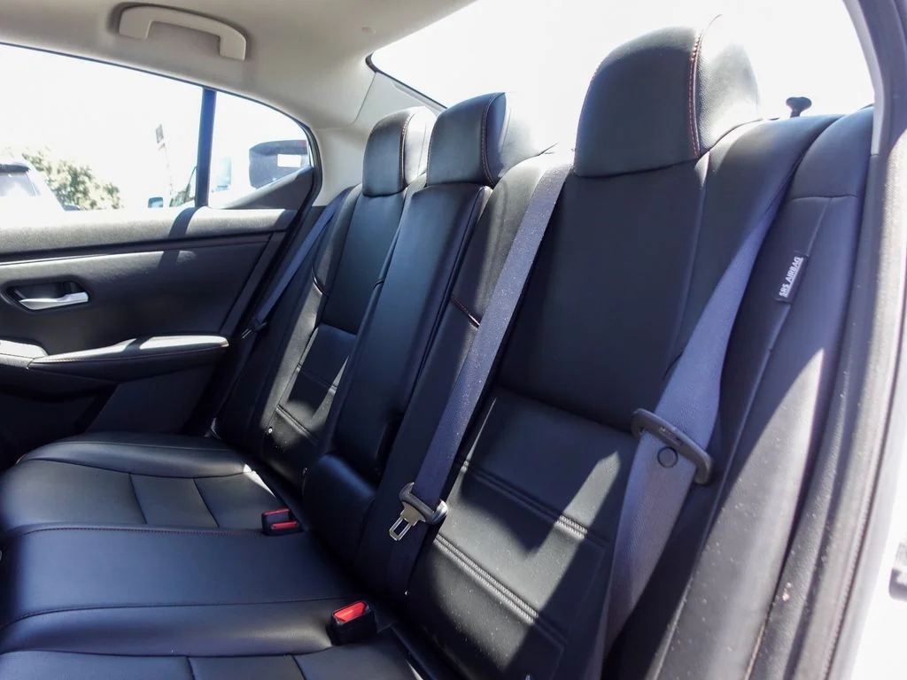 Used 2024 Aspen White Nissan SR image 25