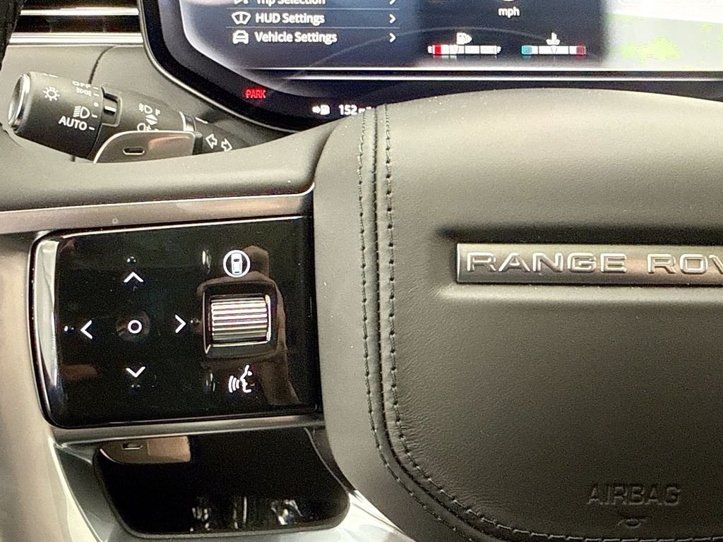 New 2026 Santorini Black LAND ROVER SE image 11