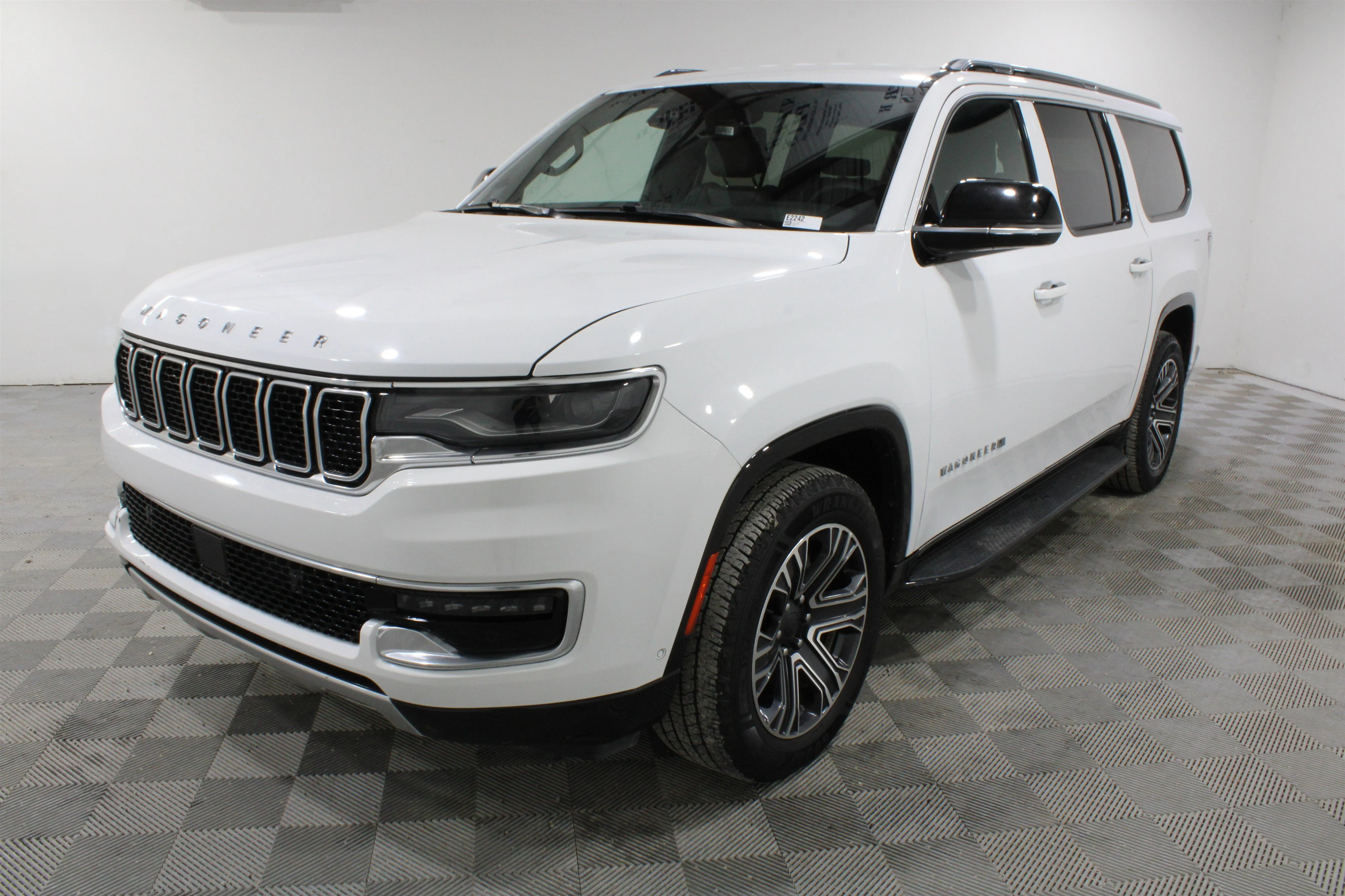 2024 Jeep Wagoneer L Series II - Photo 33