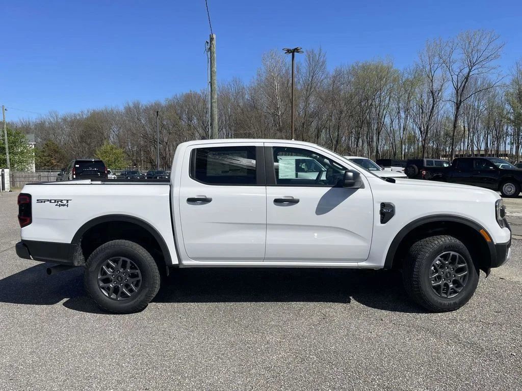 New 2026 Oxford White Ford XLT image 2
