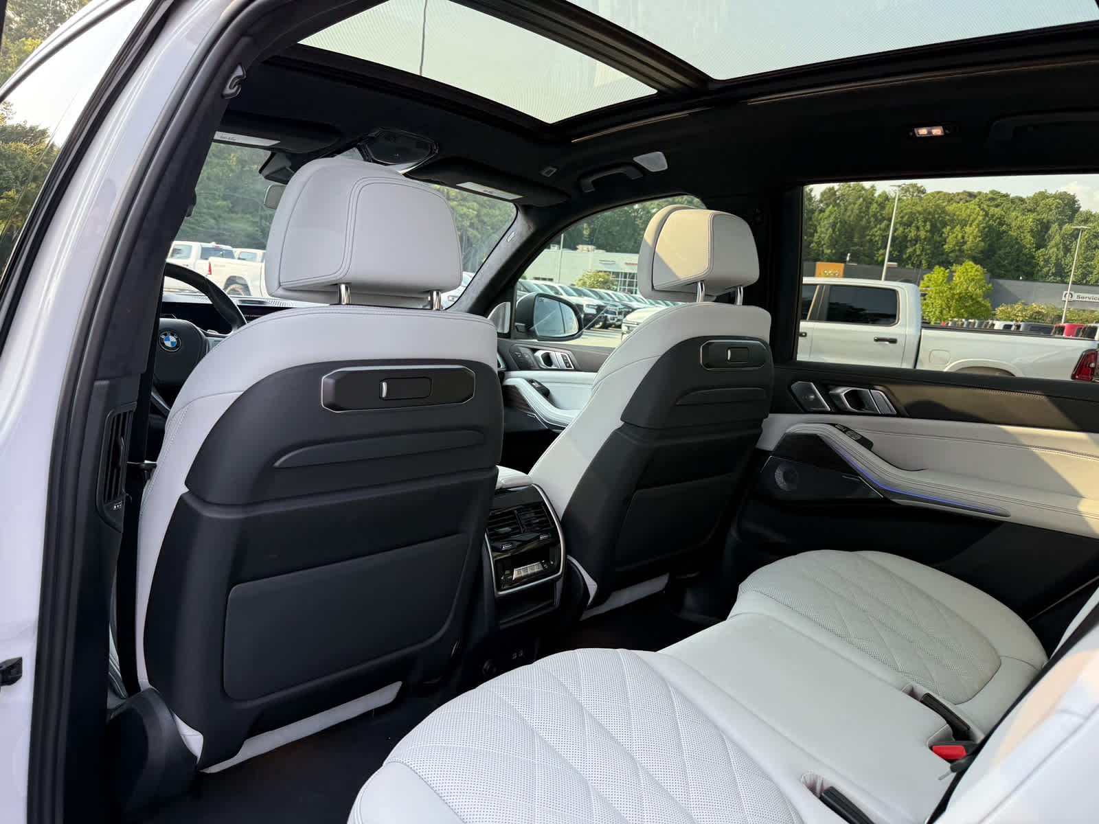 Certified Used 2024 Mineral White Metallic BMW xDrive40i image 25