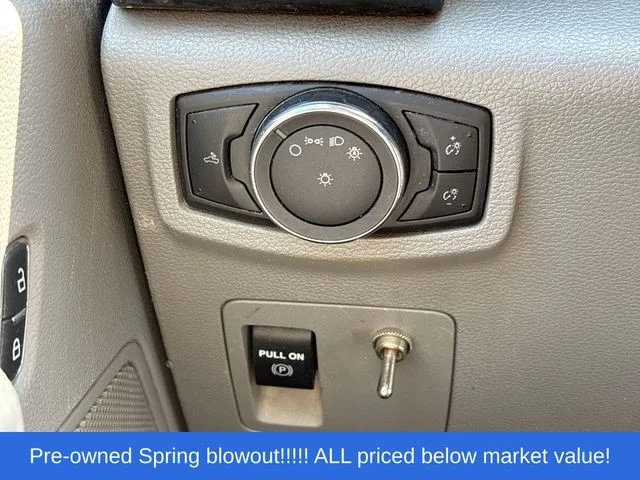 Used 2018 White Ford XL image 29