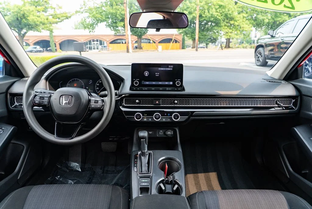 Used 2022 Red Honda LX image 9