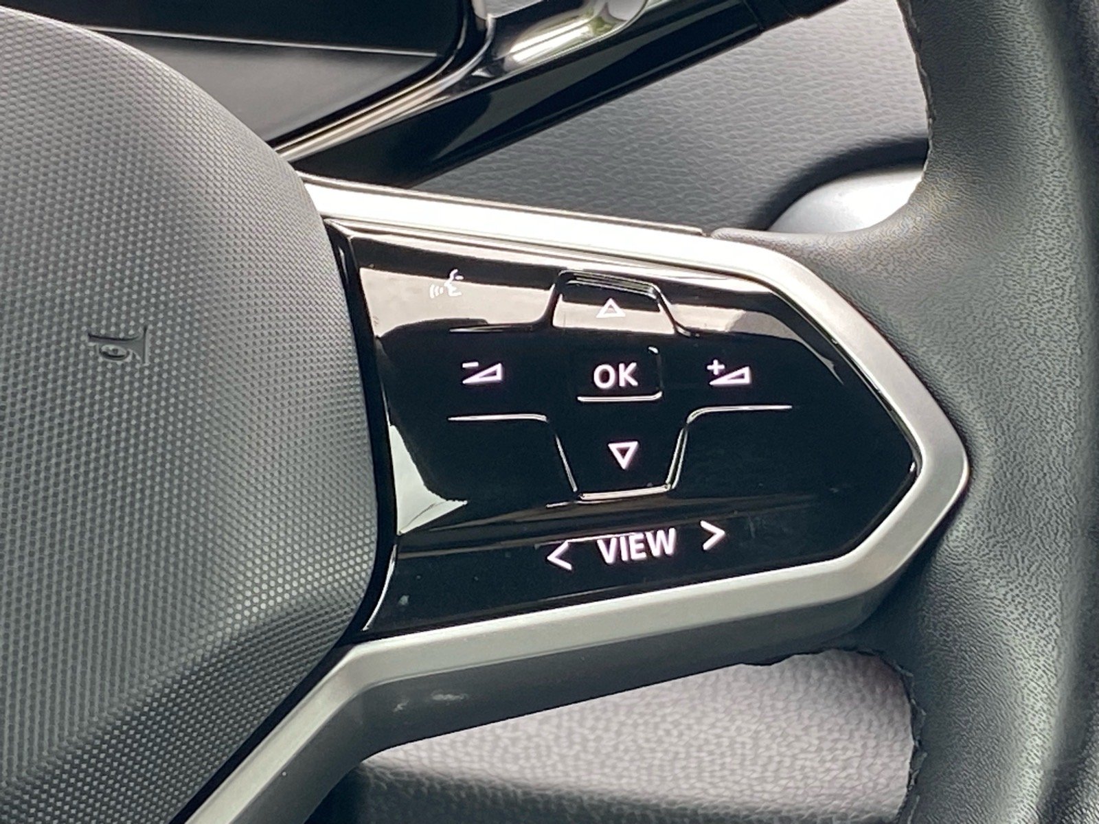 Certified Used 2023 Black Volkswagen Pro image 9