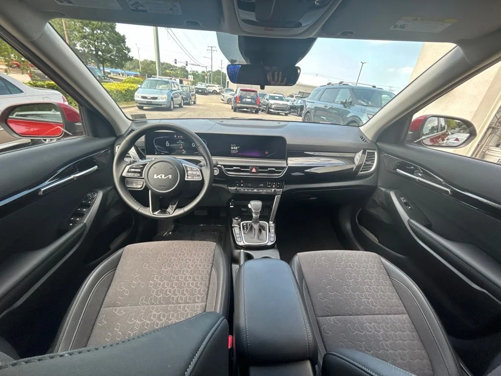 Certified Used 2025 Orange Kia S image 20