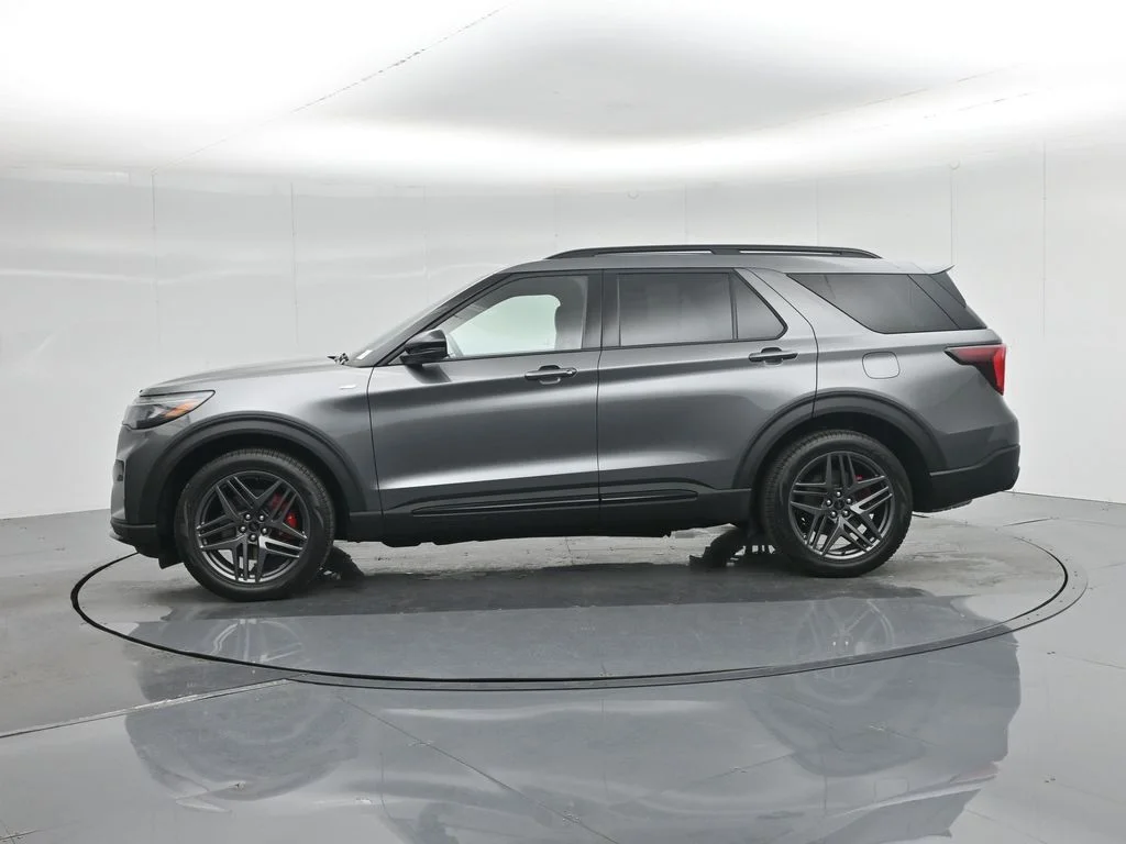 New 2026 Carbonized Gray Metallic Ford ST-Line image 34