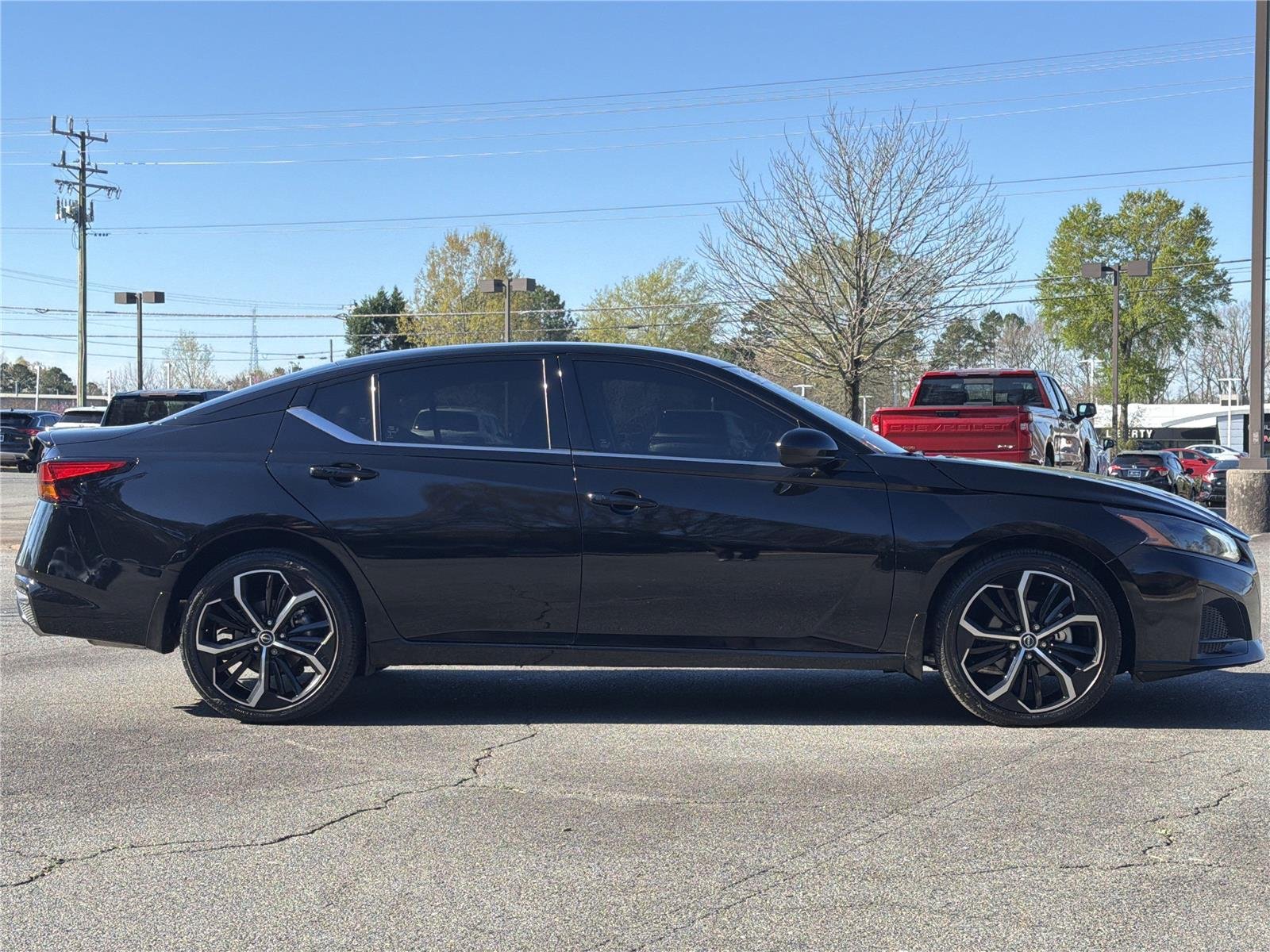 Used 2023 Super Black Nissan 2.5 SR image 25