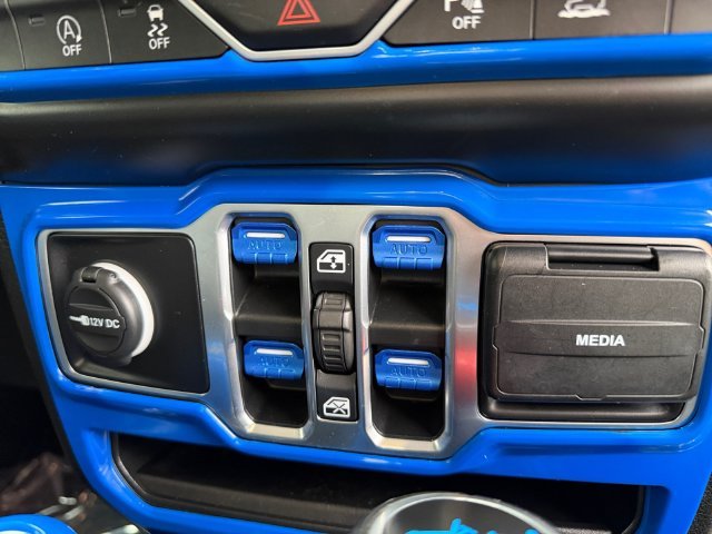 Used 2020 Black Jeep Overland image 33