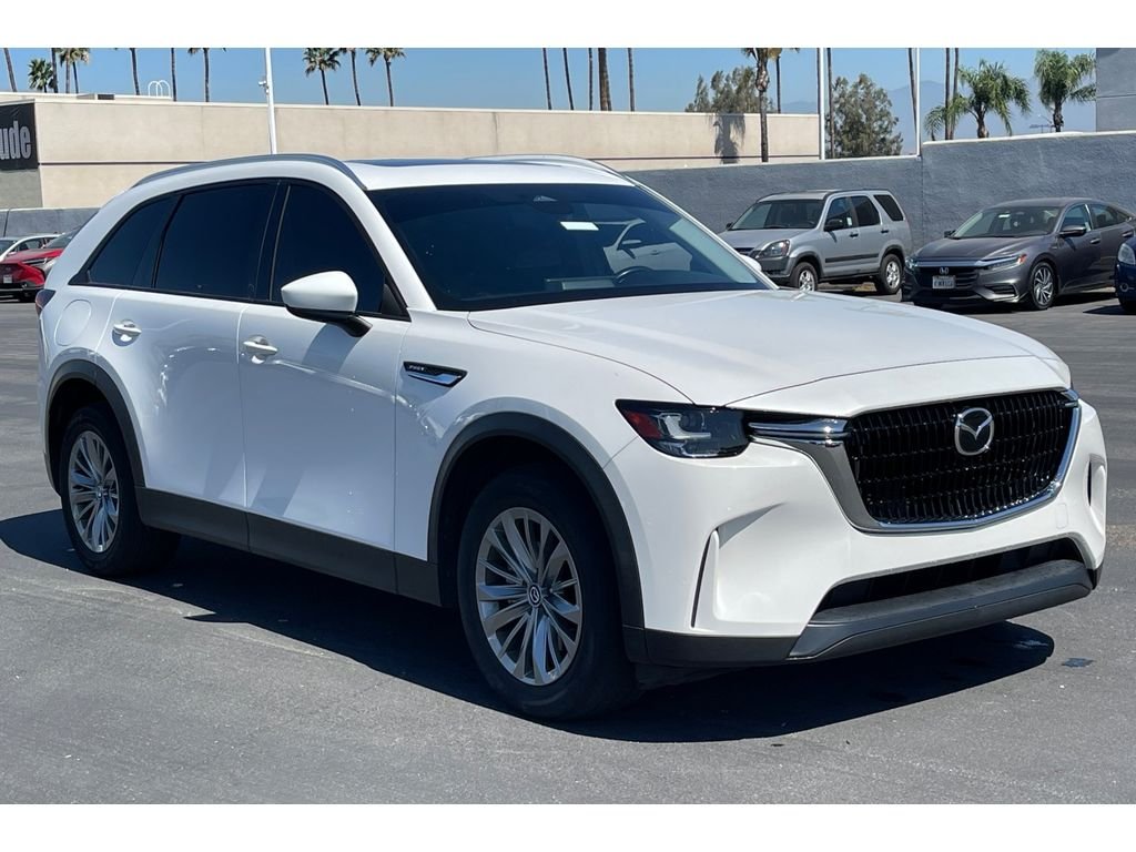 Used 2024 Rhodium White Premium Mazda Preferred image 9