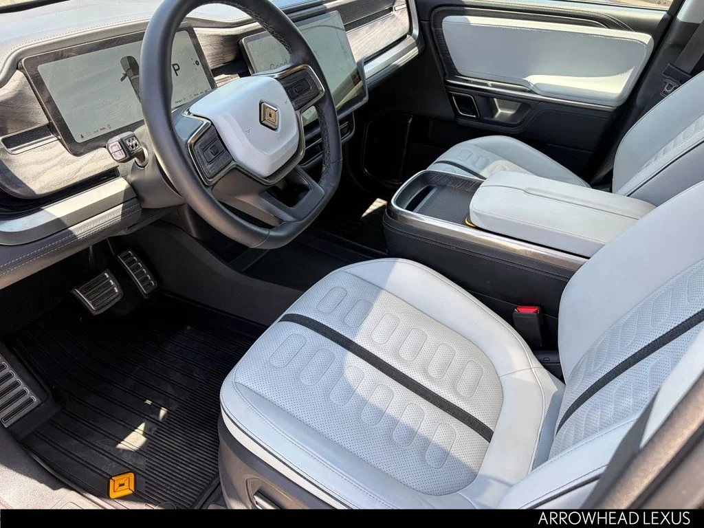 Used 2023  Rivian Adventure image 13