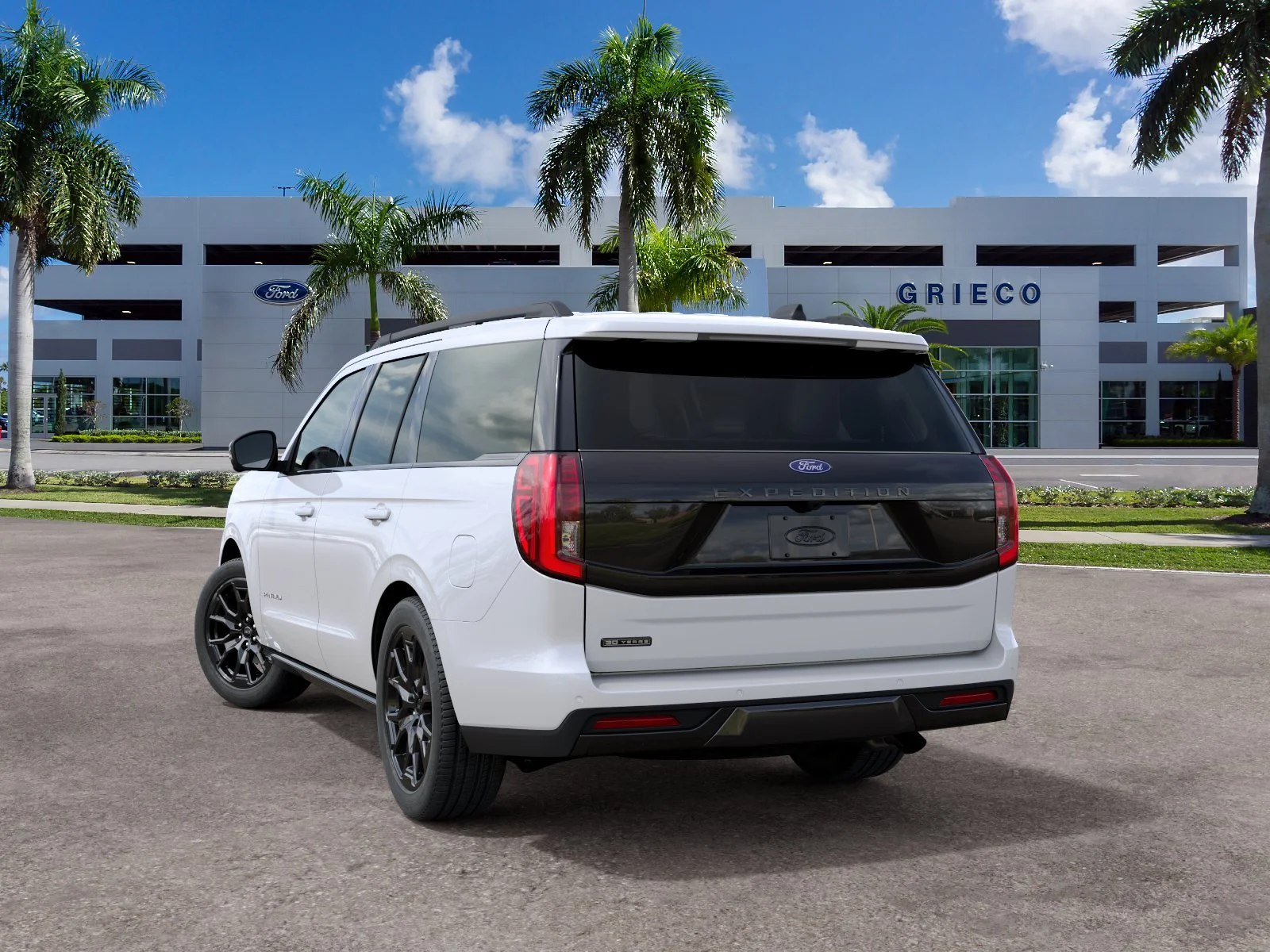 New 2027 Star White Metallic Tri-Coat Ford Platinum image 32