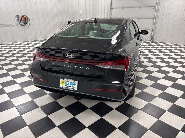 New 2026 Black Hyundai SEL Sport image 4