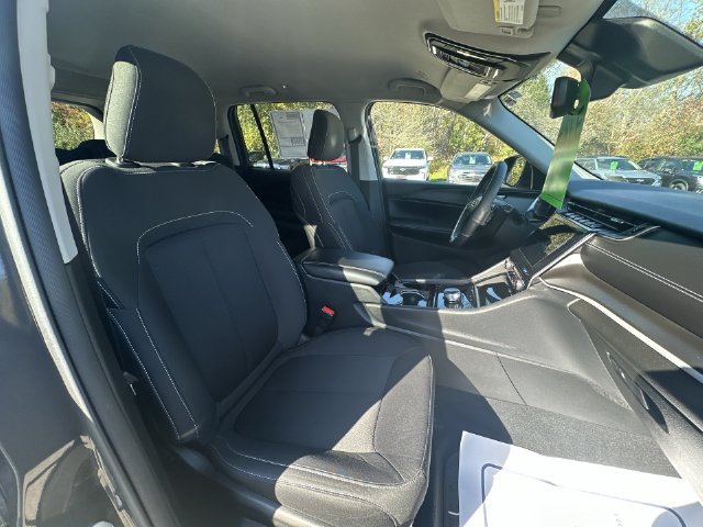 Used 2023 Gray Jeep Laredo image 33