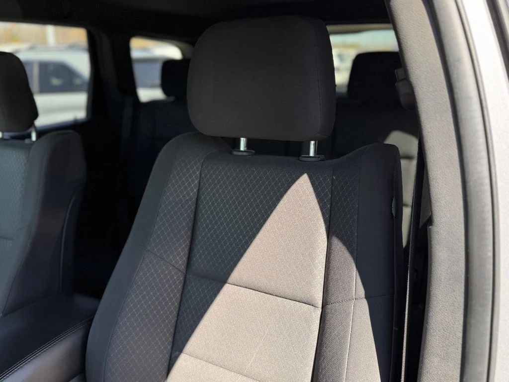 Used 2018 Silver Jeep Laredo E image 6