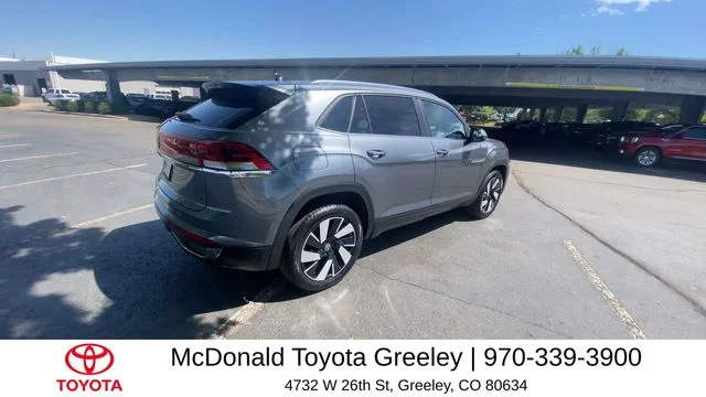 Used 2024 Gray Volkswagen 2.0T SE w/Technology image 7