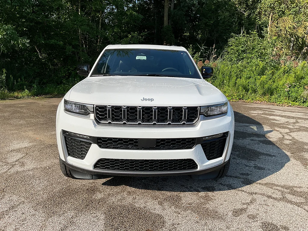 New 2027 Bright White Clearcoat Jeep Limited image 2