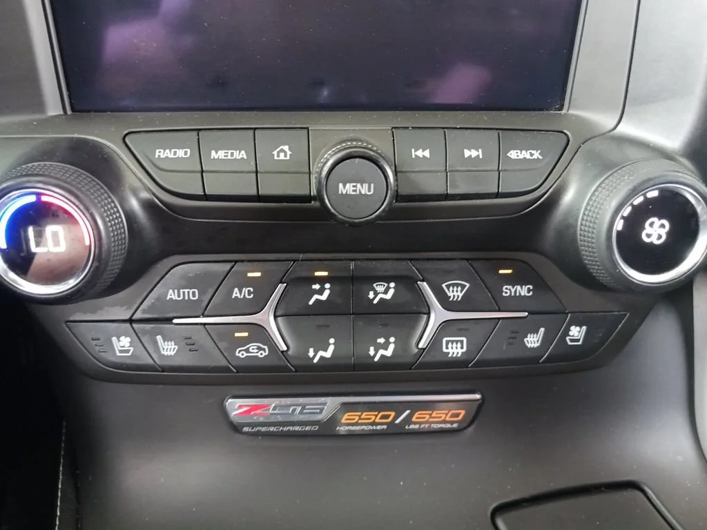 Used 2015 TORCH RED Chevrolet Z06 2LZ image 23