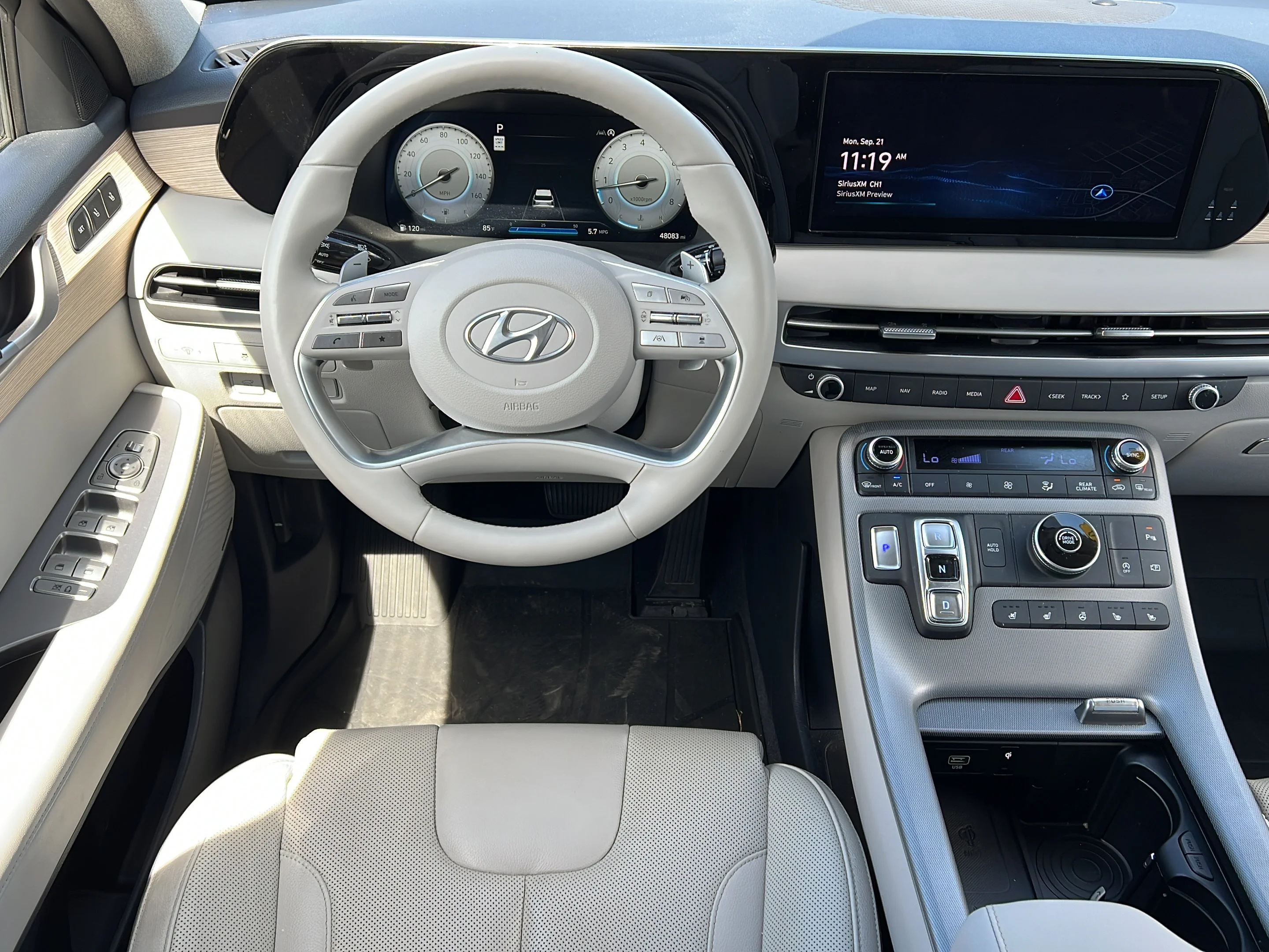 Used 2023 Abyss Black Pearl Hyundai Limited image 15