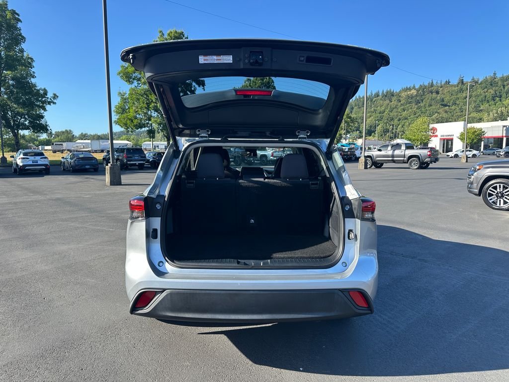 Used 2022 Celestial Silver Metallic Toyota LE image 11