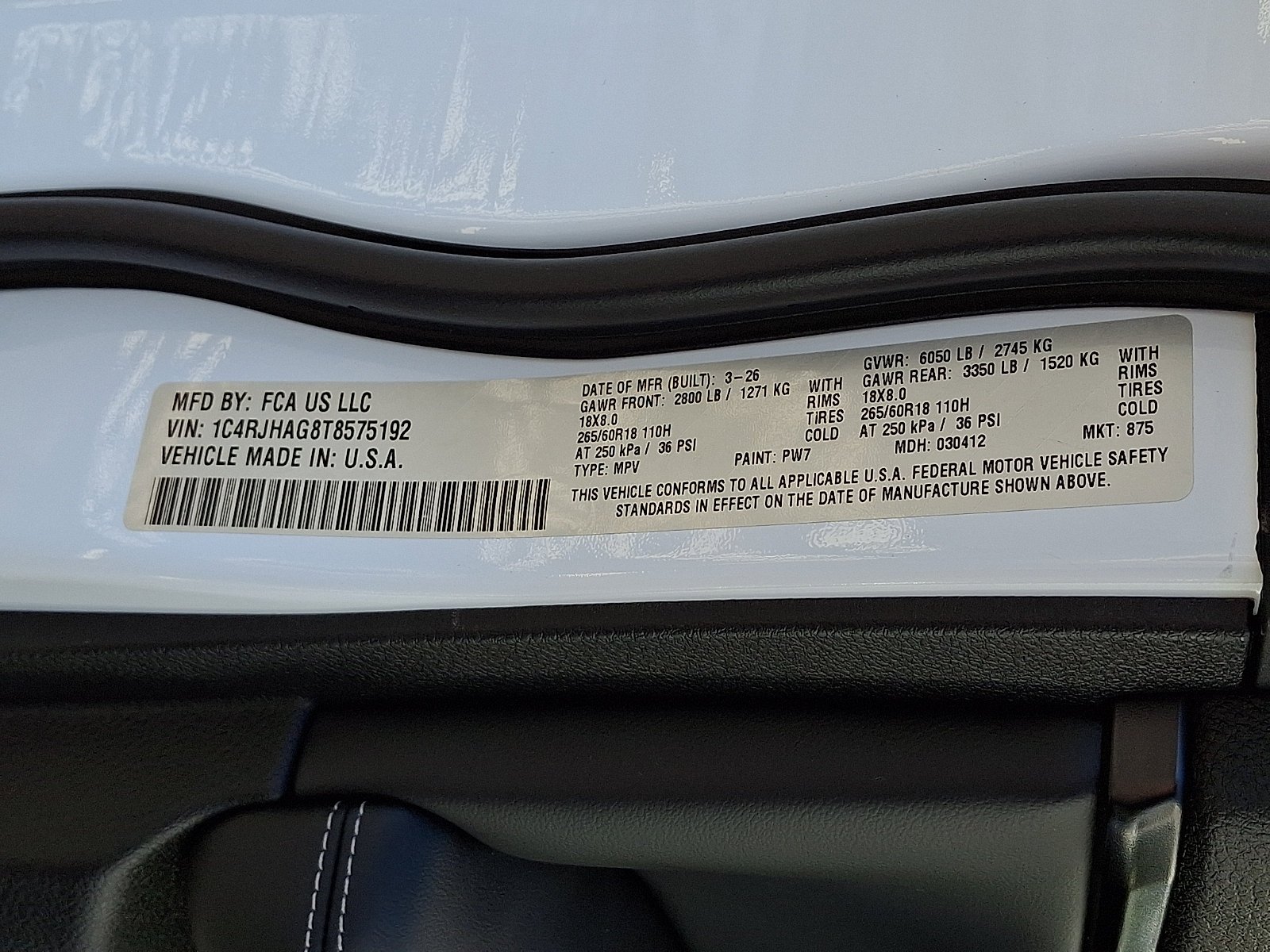 New 2026 Bright White Clear-Coat Exterior Paint Jeep Laredo X image 18