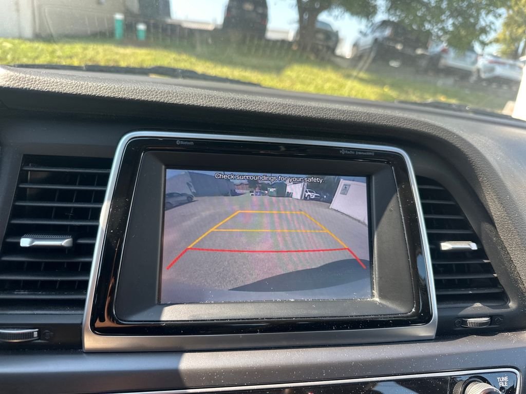 Used 2019 White Hyundai SEL image 15