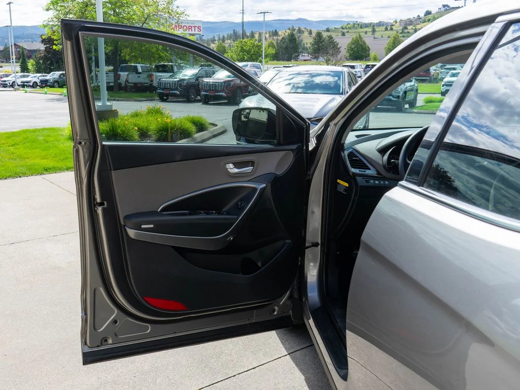 Used 2018 Gray Hyundai 2.4 Base image 15
