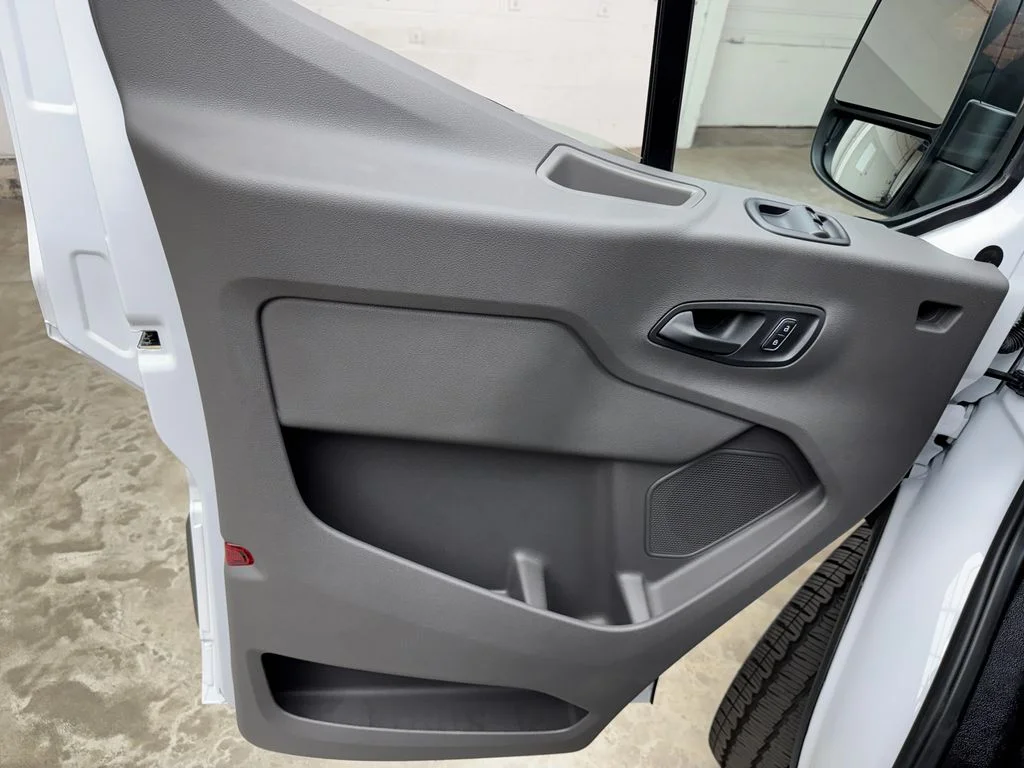 2025 Ford Transit Van Base - Photo 10