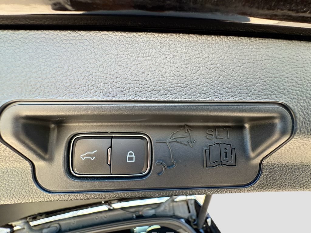 2023 Ford Explorer ST Line - Photo 39