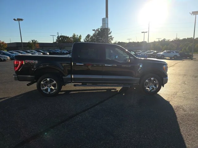 Used 2021 Black Metallic Ford XLT image 2