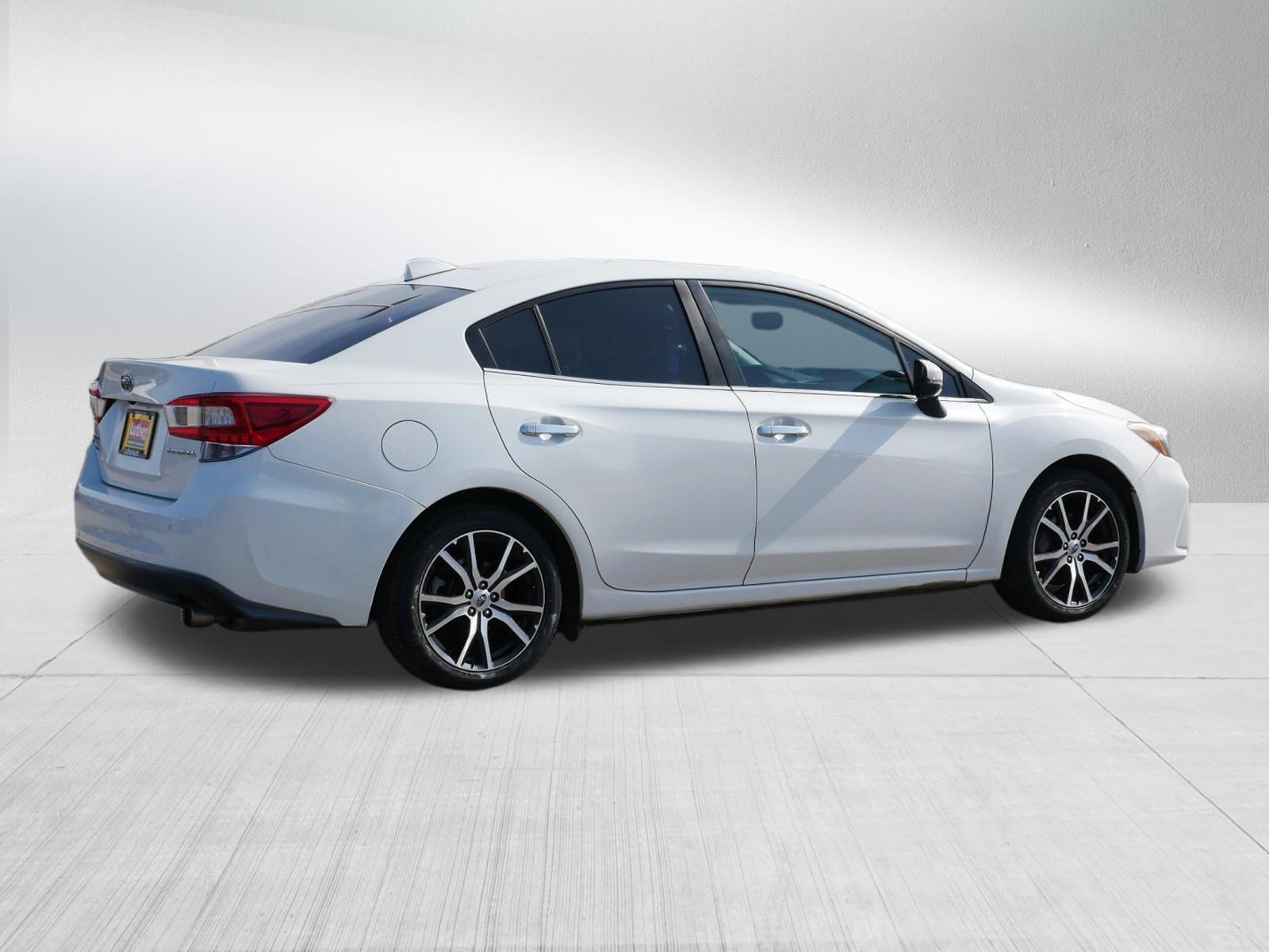 Used 2018 Crystal White Pearl Subaru Limited image 7