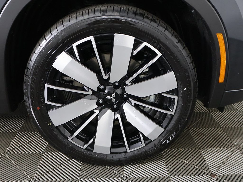 2025 Mitsubishi Outlander SEL - Photo 28