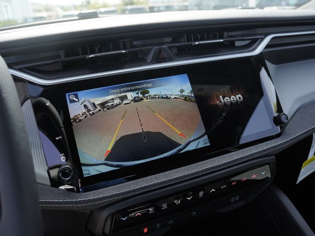 New 2026 Bright White Clear-Coat Exterior Paint Jeep Laredo image 14