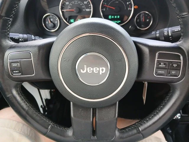 Used 2018 White Jeep Unlimited Sahara image 48