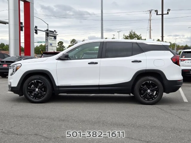 Used 2024 White GMC SLE image 2