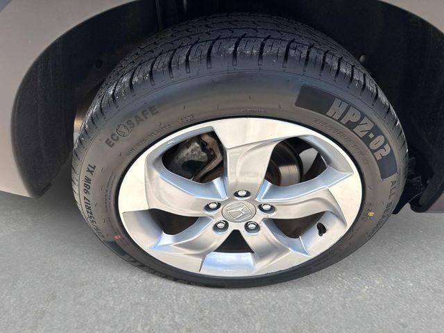 Used 2021 Silver Honda LX image 9