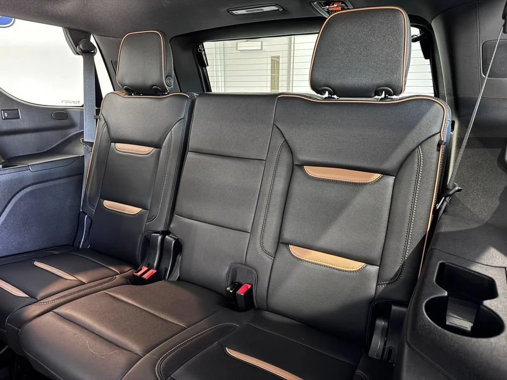 2023 GMC Yukon AT4 - Photo 15