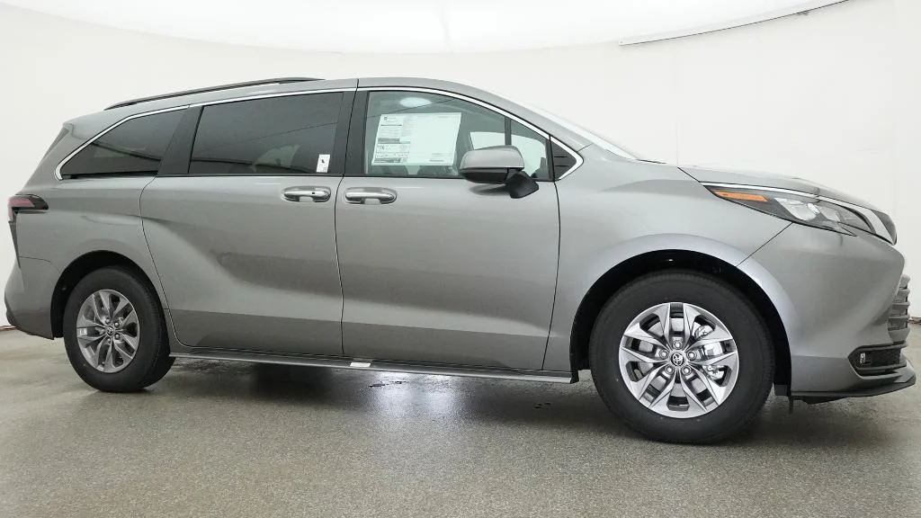 New 2026 Heavy Metal Toyota XLE image 21
