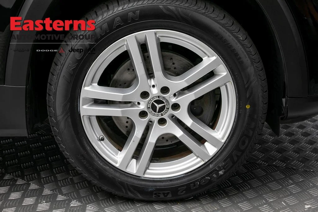 Used 2021 Black Mercedes-Benz GLB 250 image 32