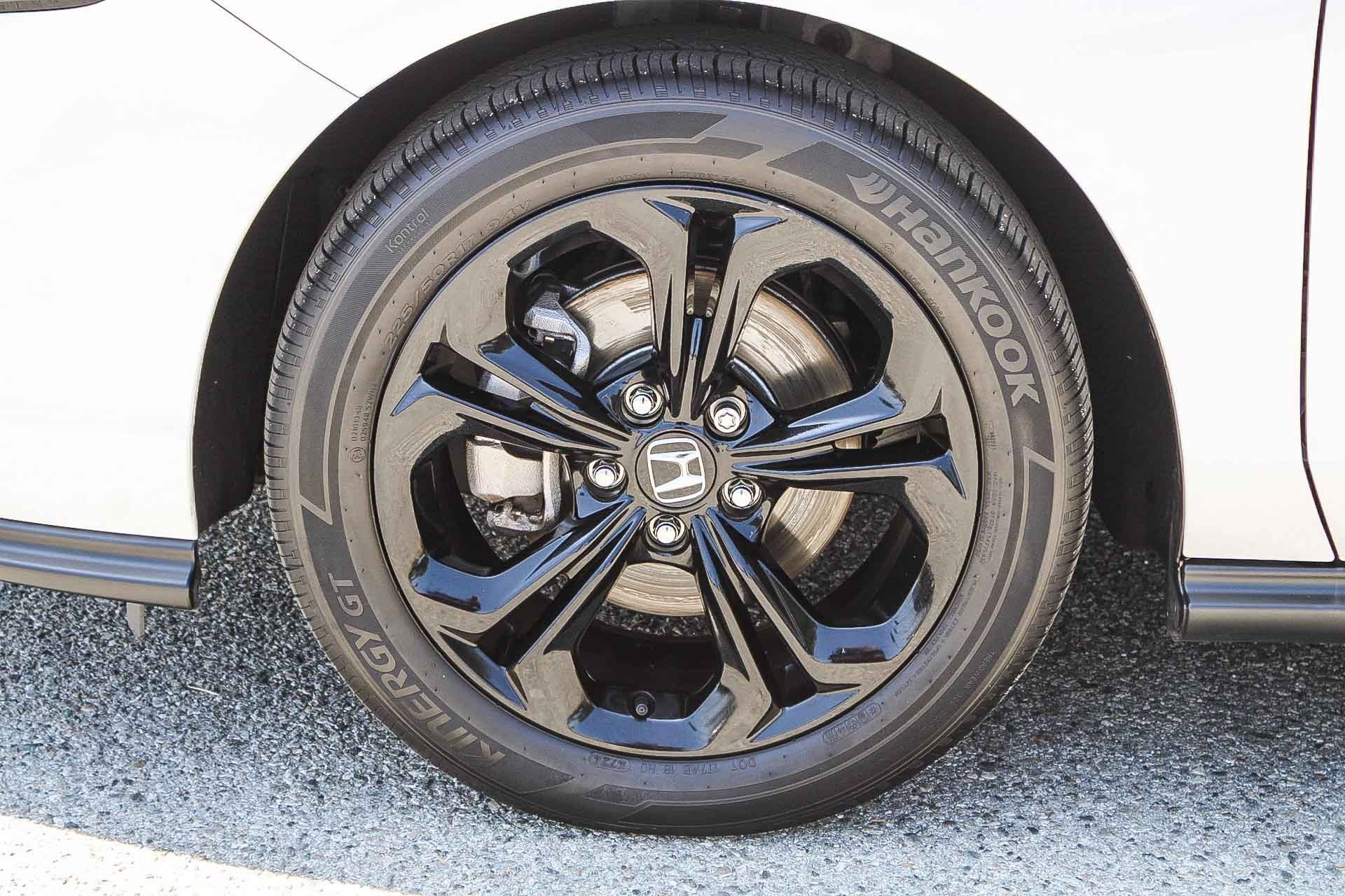 2025 Honda Accord SE - Photo 40