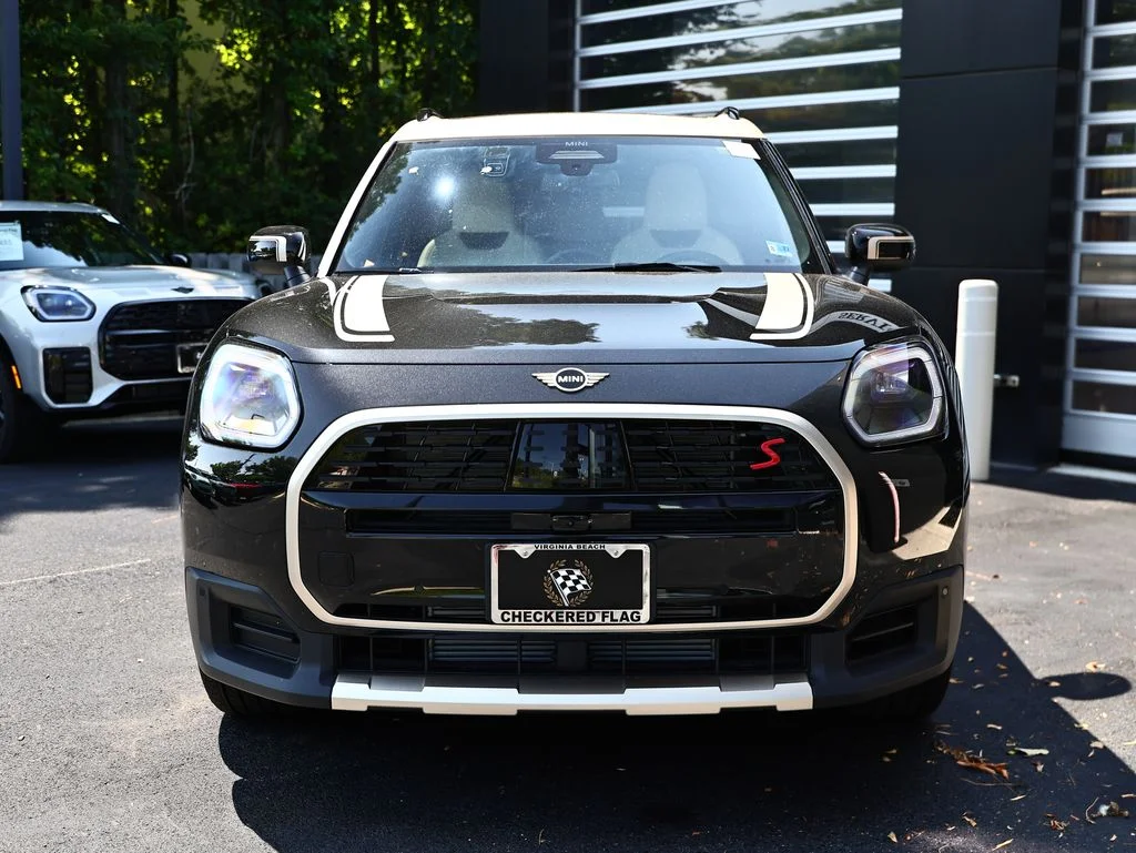New 2027 Midnight Black MINI Iconic image 13
