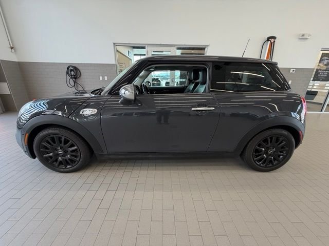 Used 2018 Gray MINI Base image 8