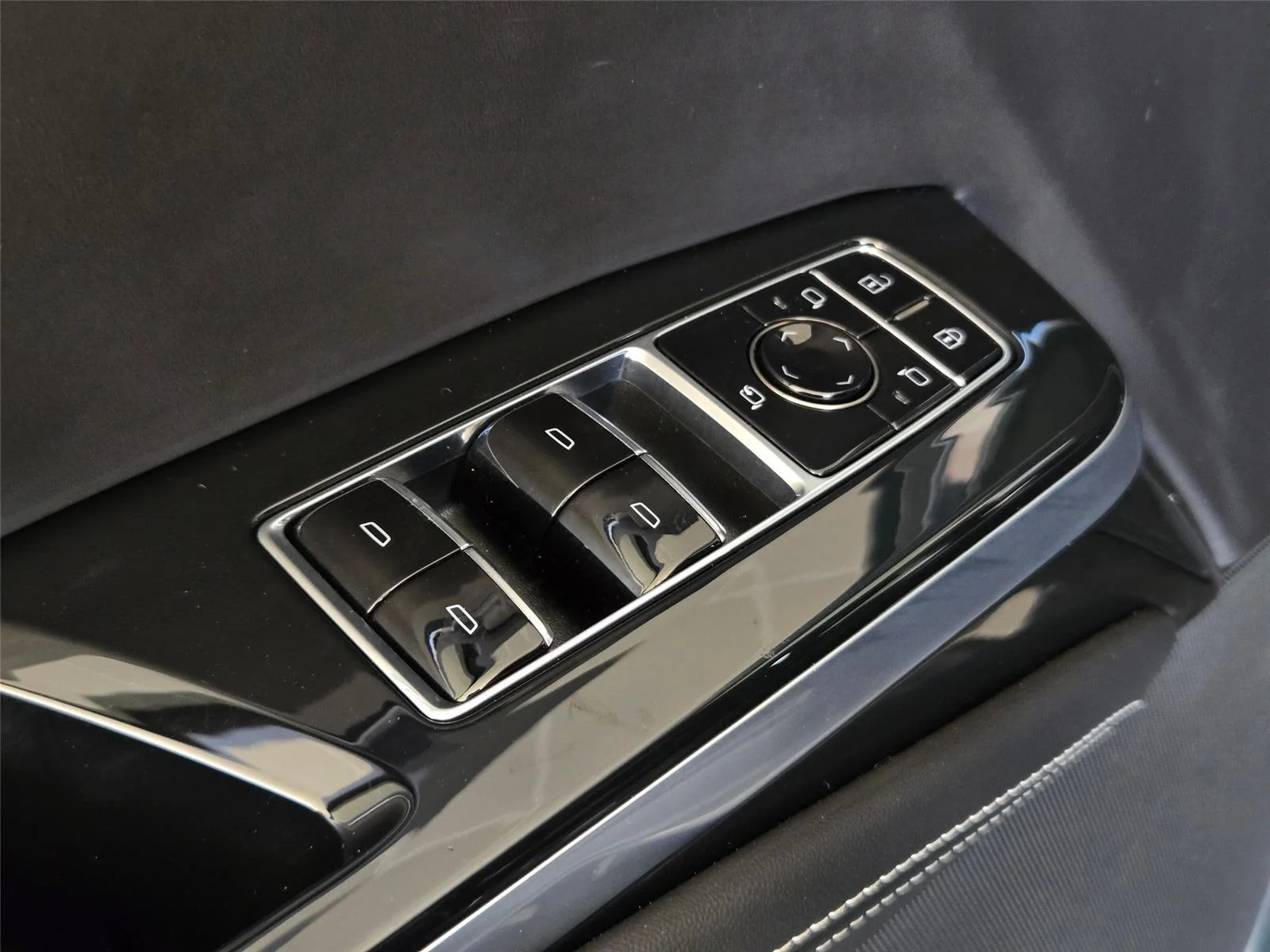 Used 2026 Aegean Stone Cadillac AWD V-Series image 25