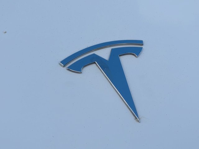 Used 2023  Tesla Performance image 13