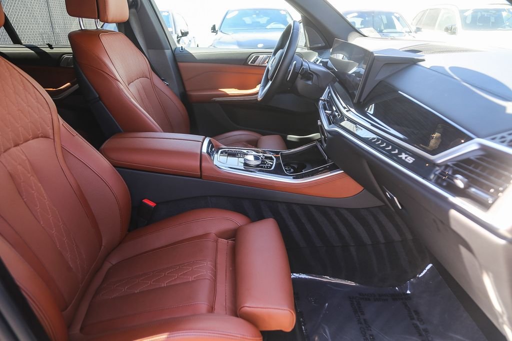Used 2025 Green Metallic BMW xDrive40i image 12