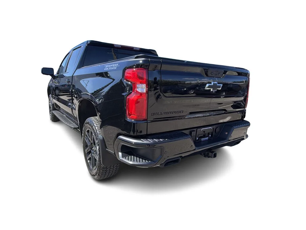 Used 2026 Black Chevrolet Crew Cab Short Box 4-Wheel Drive LT Trail Boss Dil image 10