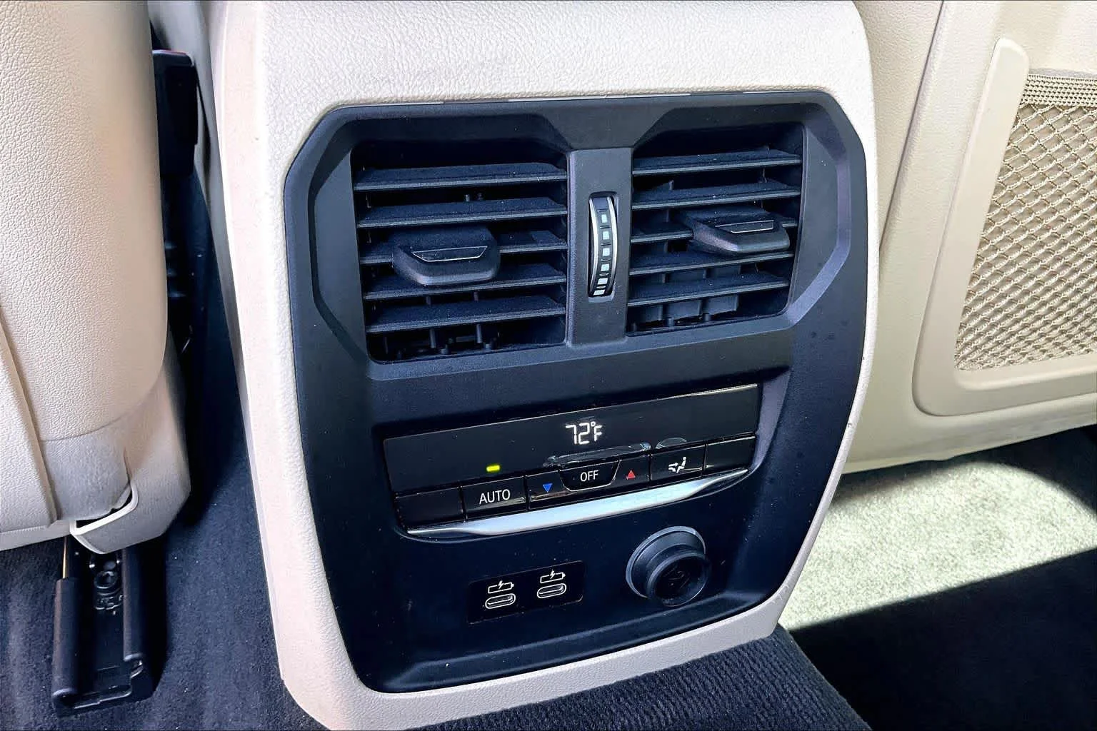 Used 2019 Alpine White BMW 330i image 32