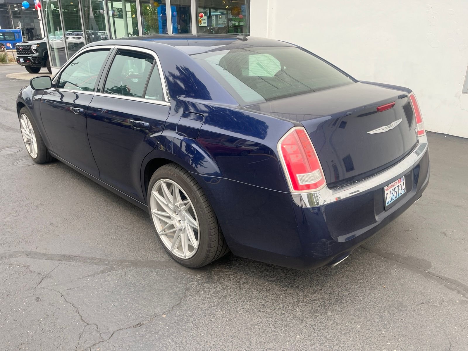 Used 2013 Jazz Blue Pearlcoat Chrysler Base image 4