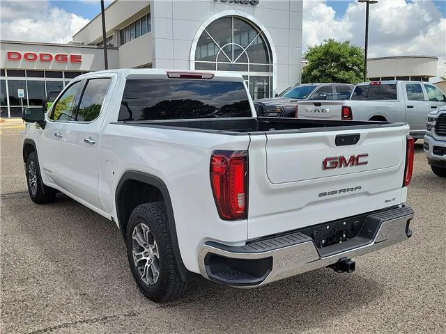 Used 2025 White GMC SLT 4x2 Crew Cab 5.75 ft. box 147.4 in. WB image 3