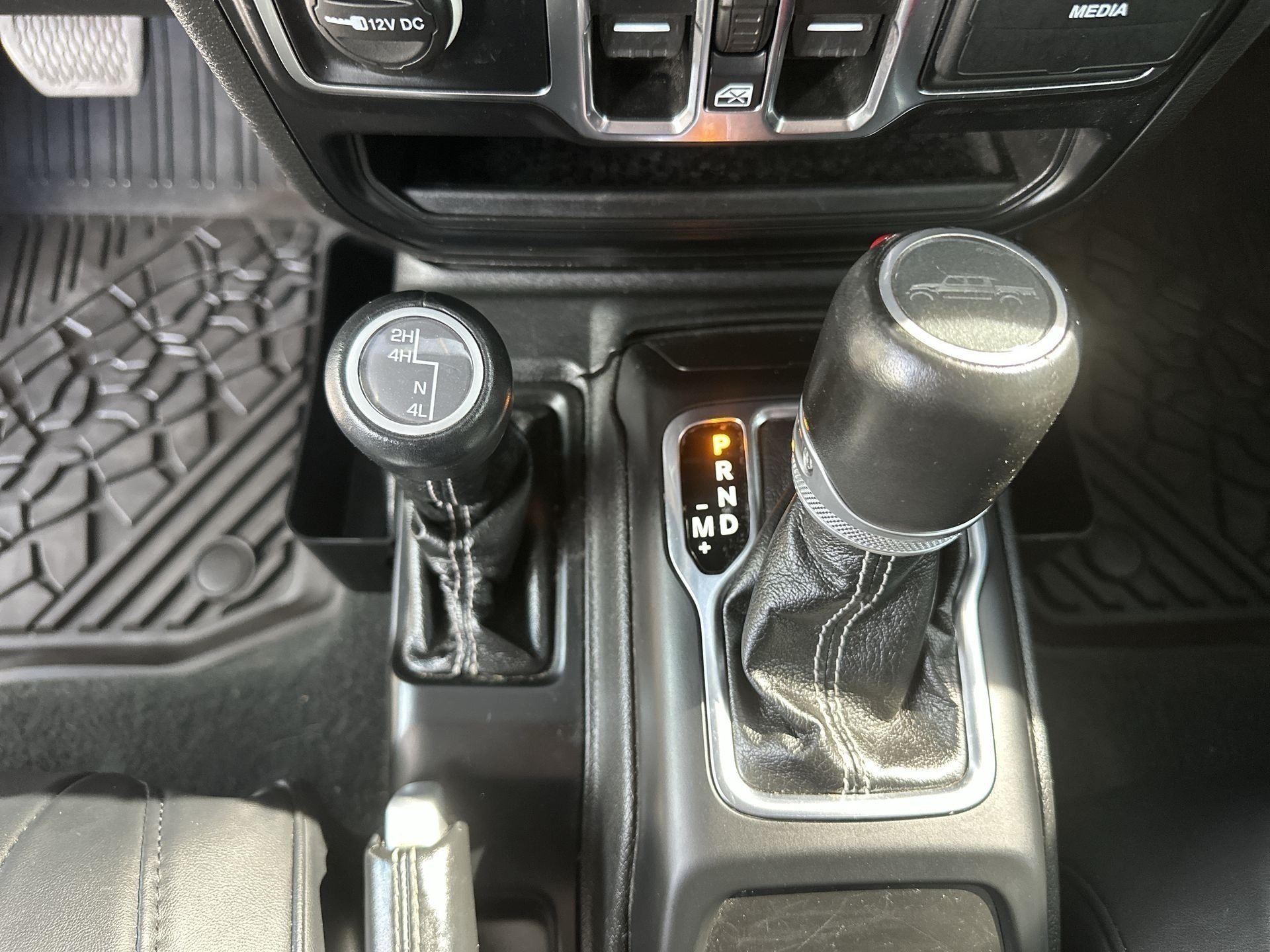 2022 Jeep Gladiator Overland - Photo 16